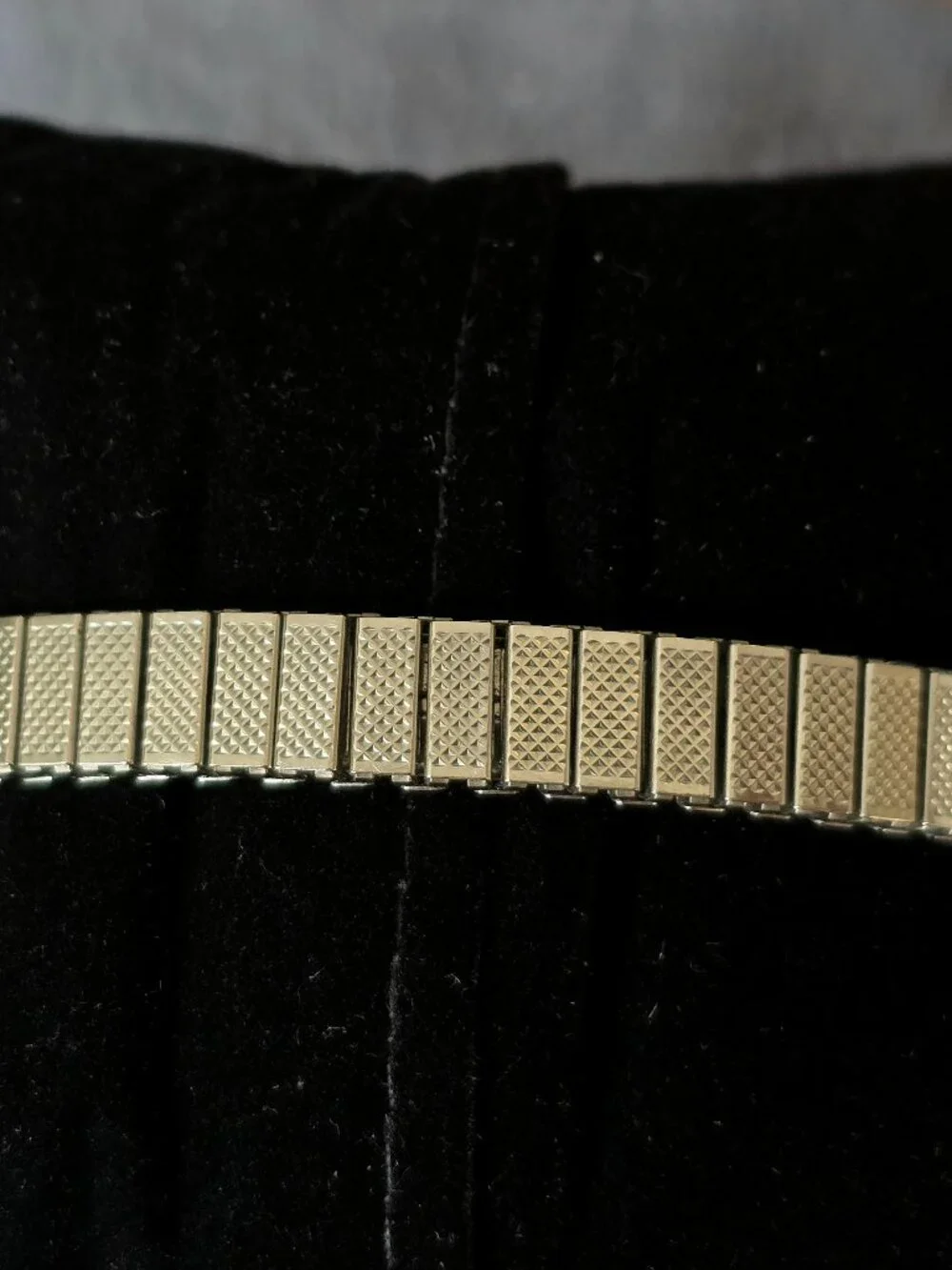 Vintage 1980 Timex Women's Watch, Case England, Movement Mexico, 17 mm, 10118023